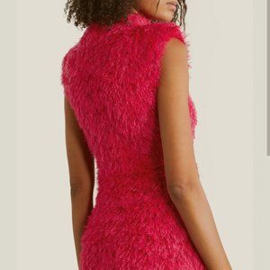 NWOT Soft turtleneck no sleeve romantic sweater